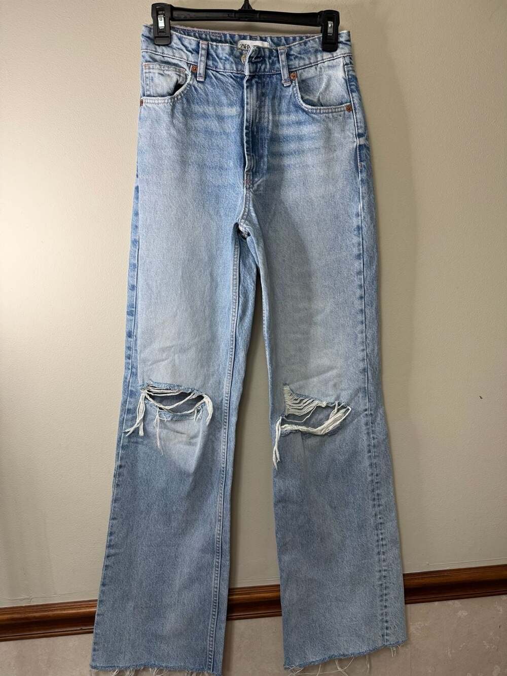 Zara Straight Leg Jeans Size 4 Light Wash Distressed Ripped Denim